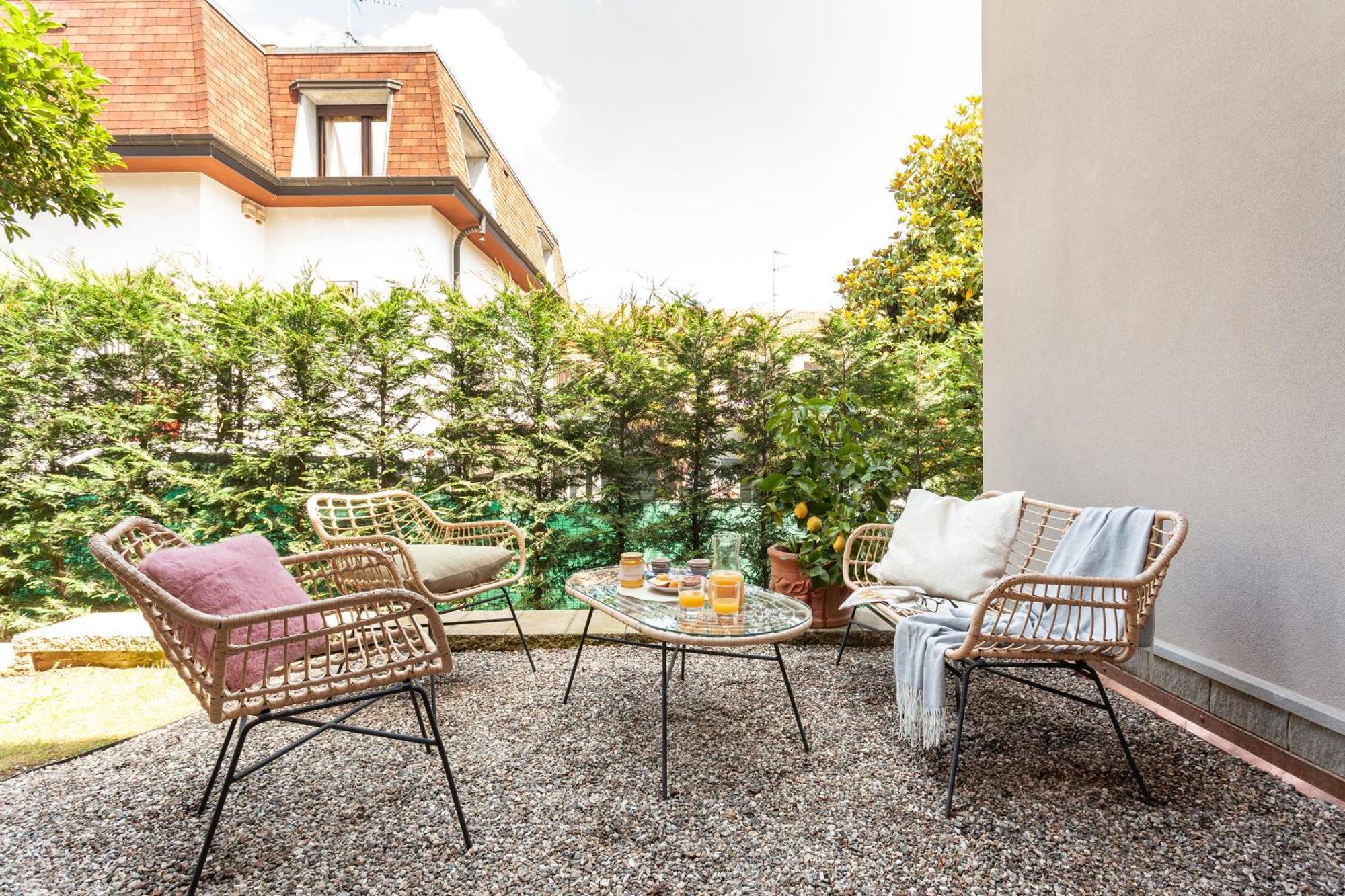 Apartment Misiadele Carnago Екстериор снимка