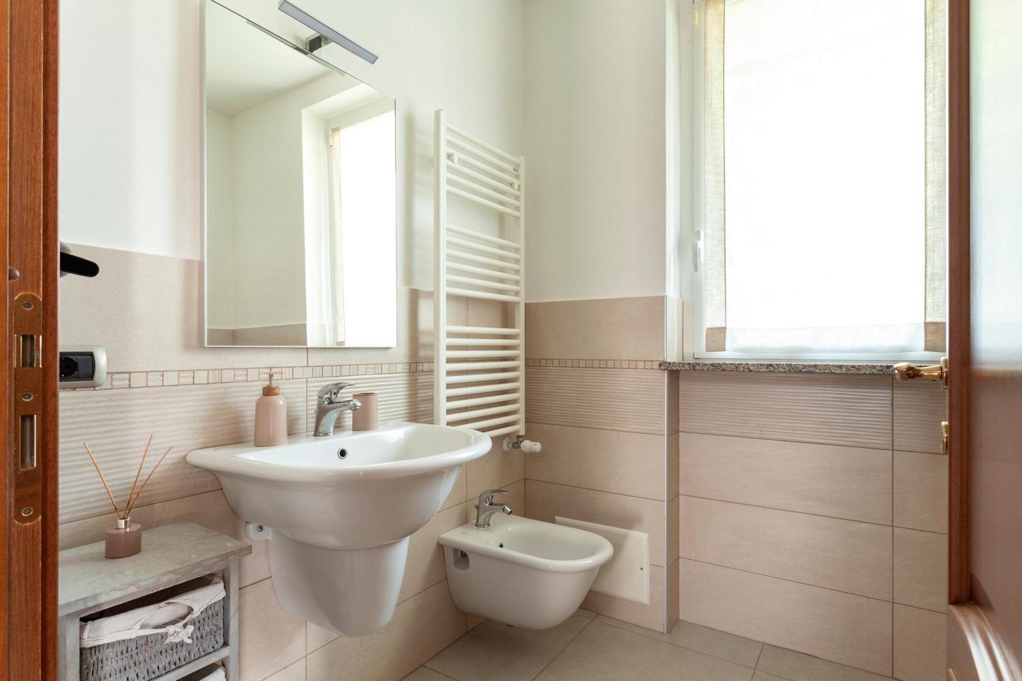 Apartment Misiadele Carnago Екстериор снимка