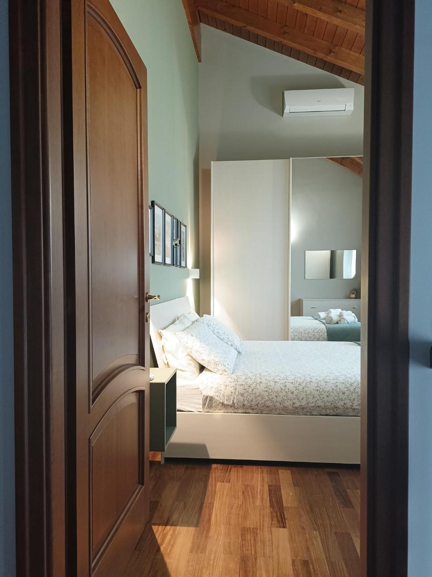 Apartment Misiadele Carnago Екстериор снимка